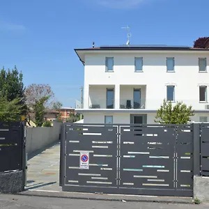 https://casa-tua-scanzorosciate.italymilanhotels.net